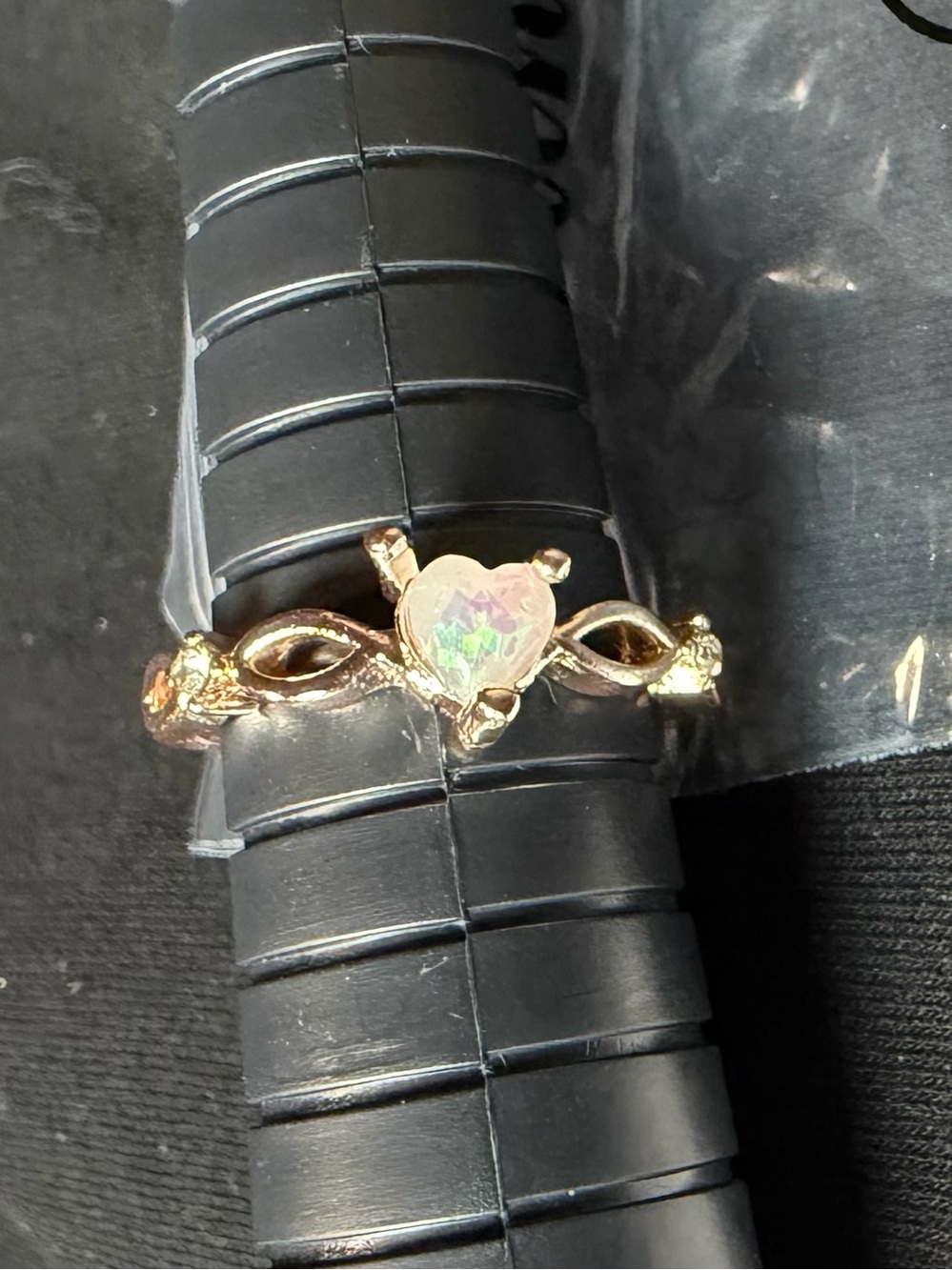 Rose Gold-Tone Metal Iridescent Heart Ring Size 7 JYD22A